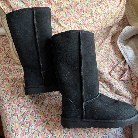UGG Shoes - UGG Women's Classic Tall II Boot - size 6 - worn once